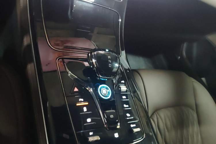 Used BYD Han 2024 DM-i Glory Edition 121KM Elite Model Gear Lever