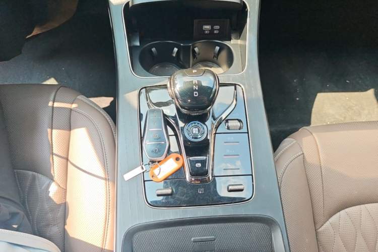 Used BYD Han 2024 DM-i Glory Edition 121KM Premium Model Gear Lever