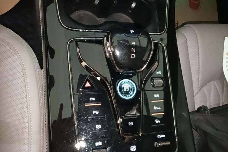 Used BYD Han 2024 EV Glory Edition 605KM Front-Wheel-Drive Premium Model Gear Lever
