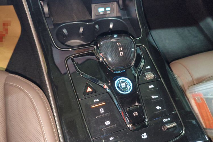 Used BYD Han 2024 DM-i Glory Edition 121KM Elite Model Gear Lever