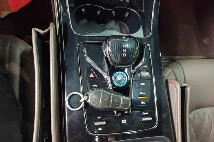 Used BYD Han 2024 DM-i Glory Edition 121KM Prestige Model Gear Lever