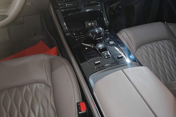 Used BYD Han 2024 DM-i Glory Edition 121KM Elite Model Gear Lever