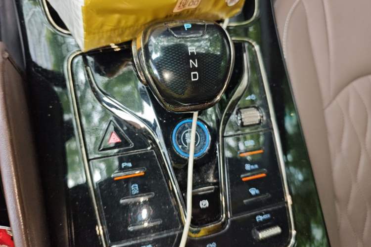 Used BYD Han 2024 EV Glory Edition 506KM Front-Wheel-Drive Premium Model Gear Lever