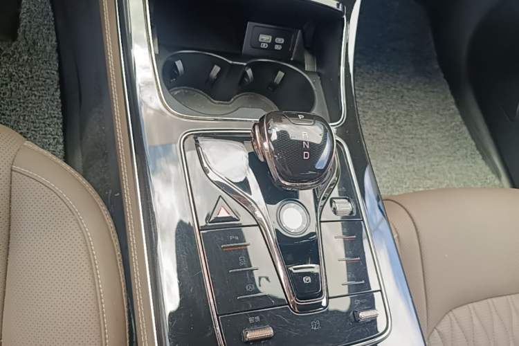Used BYD Han 2024 EV Glory Edition 605KM Front-Wheel-Drive Premium Model Gear Lever