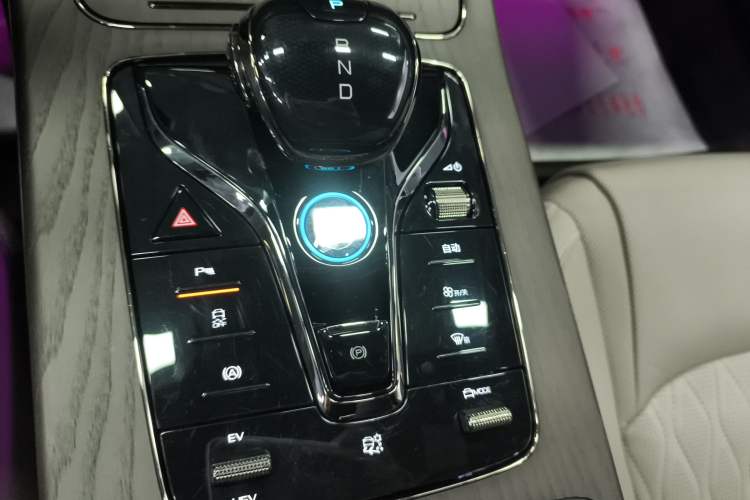 Used BYD Han 2024 DM-i Glory Edition 200KM Flagship Model Gear Lever