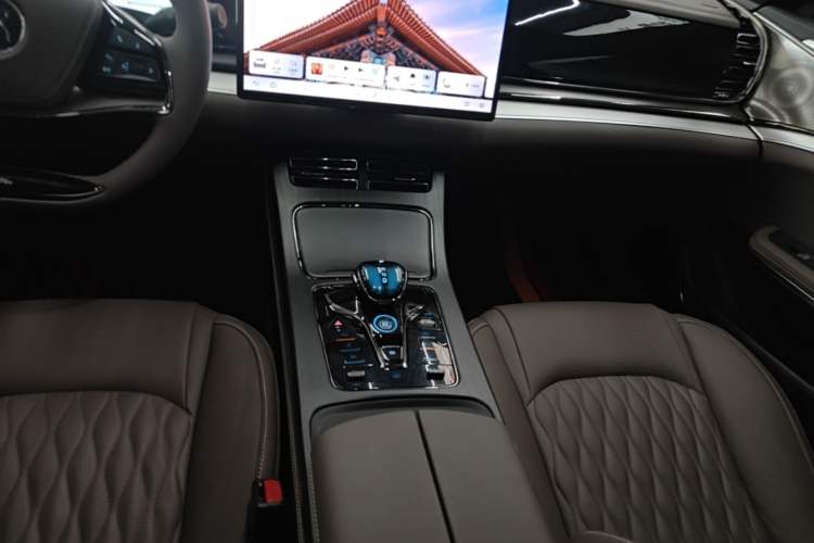 Used BYD Han 2024 DM-i Glory Edition 121KM Elite Model Gear Lever