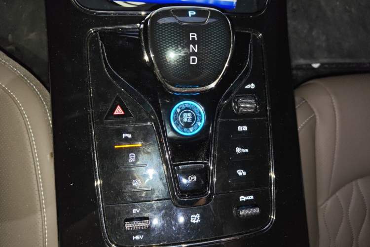 Used BYD Han 2024 DM-i Glory Edition 121KM Elite Model Gear Lever