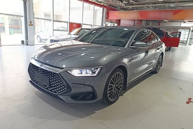 BYD Han 2024 DM-i Glory Edition 121KM Premium Model مستعملة