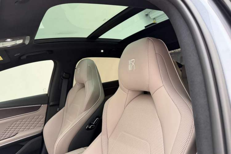 Used BYD Han 2024 EV Glory Edition 610 km All-Wheel Drive "Tian Shen Zhi Jia" Intelligent Driving Model Headliner