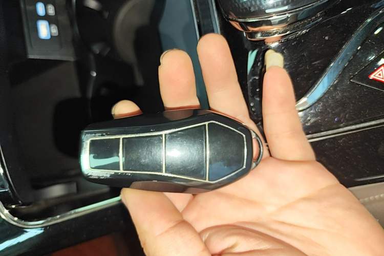 Used BYD Han 2024 DM-i Glory Edition 121KM Prestige Model Interior 1