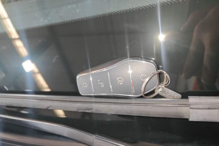 Used BYD Han 2024 DM-i Glory Edition 121KM Elite Model Interior 1
