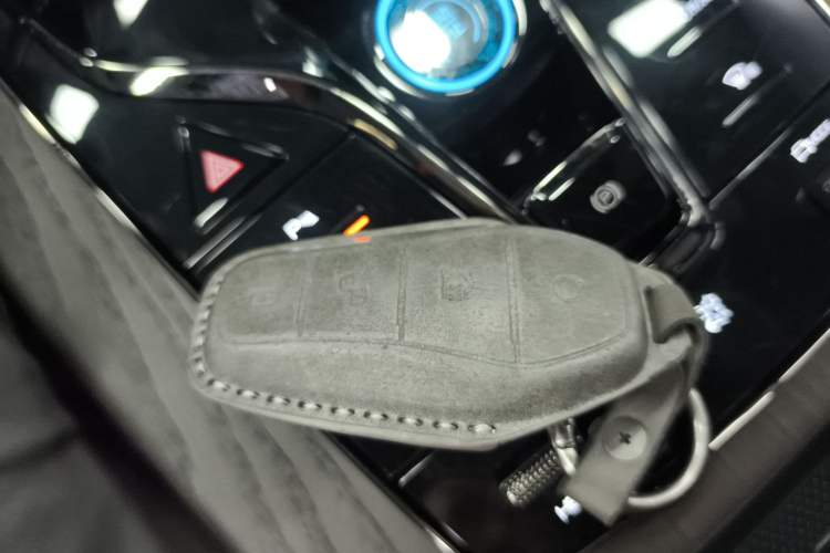 Used BYD Han 2024 DM-i Glory Edition 200KM Flagship Model Interior 1