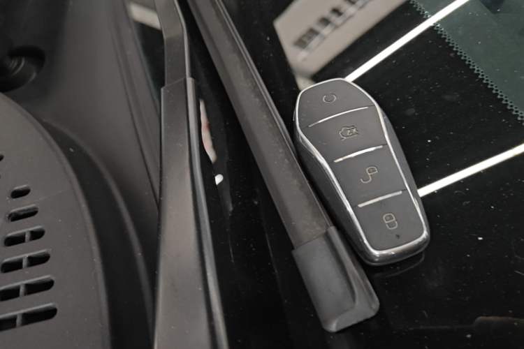 Used BYD Han 2024 DM-i Glory Edition 121KM Elite Model Interior 1