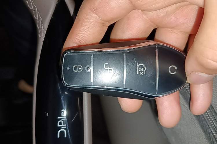 Used BYD Han 2024 DM-i Glory Edition 121KM Elite Model Interior 1