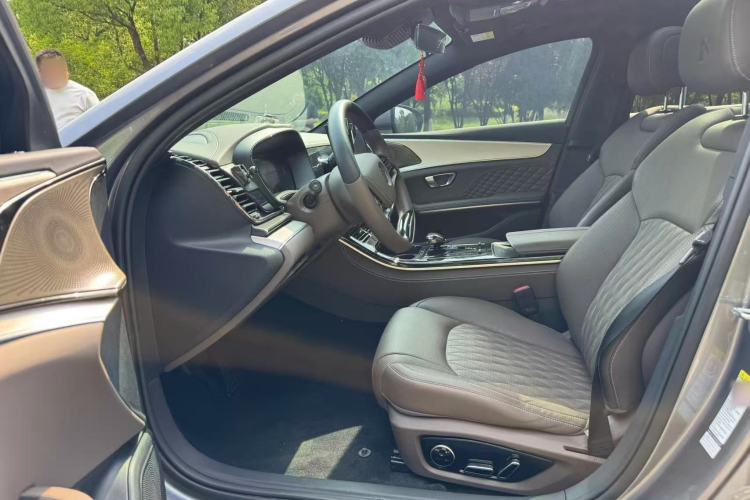 Used BYD Han 2024 DM-i Glory Edition 121KM Elite Model Interior 1