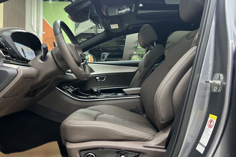 Used BYD Han 2024 DM-i Glory Edition 121KM Elite Model Interior 2