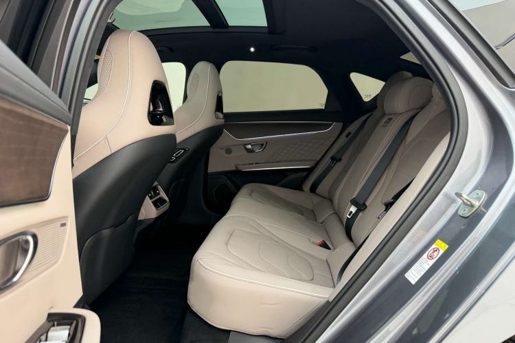 Used BYD Han 2024 EV Glory Edition 610 km All-Wheel Drive "Tian Shen Zhi Jia" Intelligent Driving Model Interior 3
