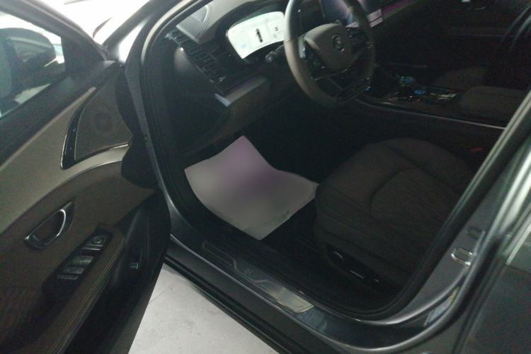 Used BYD Han 2024 EV Glory Edition 506KM Front-Wheel-Drive Premium Model Interior 3
