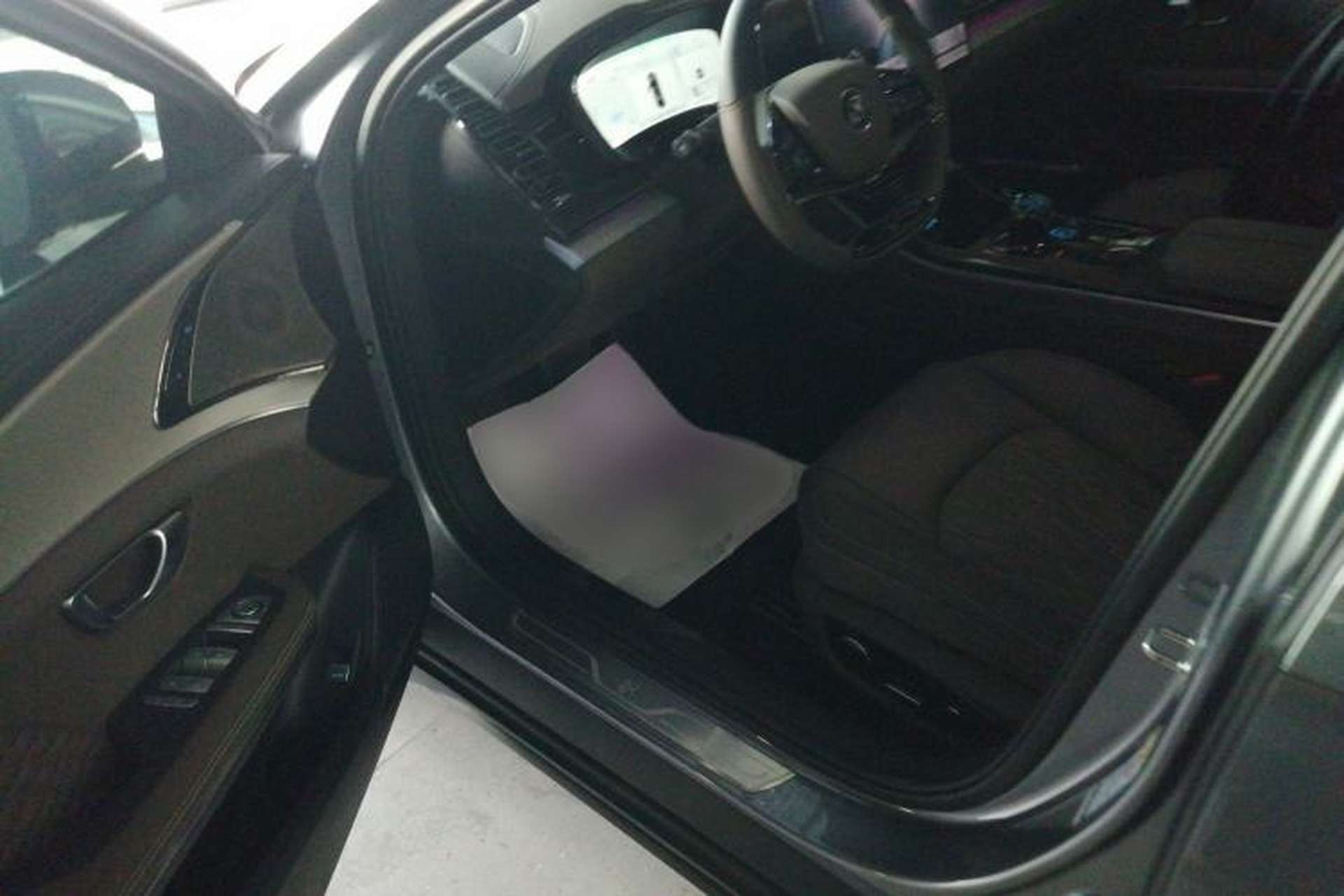 Used BYD Han 2024 EV Glory Edition 506KM Front-Wheel-Drive Premium Model Interior 3