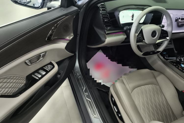 Used BYD Han 2024 DM-i Glory Edition 200KM Flagship Model Interior 3