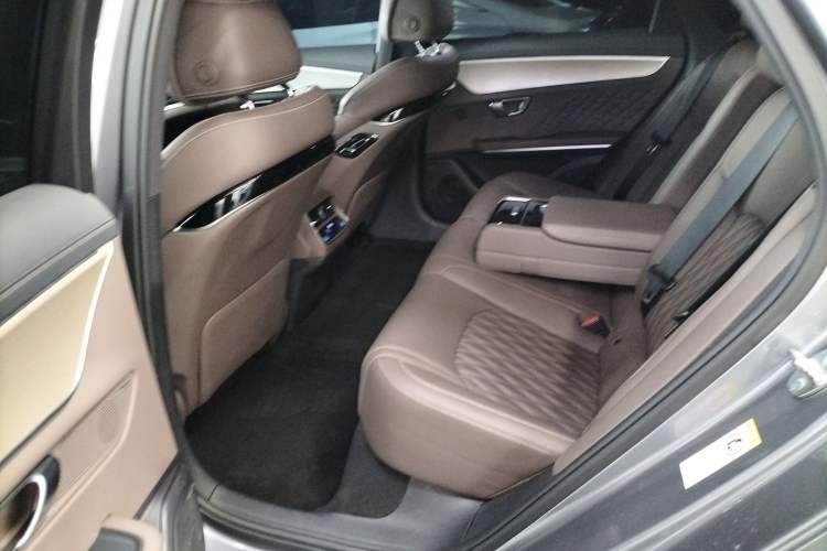 Used BYD Han 2024 EV Glory Edition 605KM Front-Wheel-Drive Premium Model Interior 4