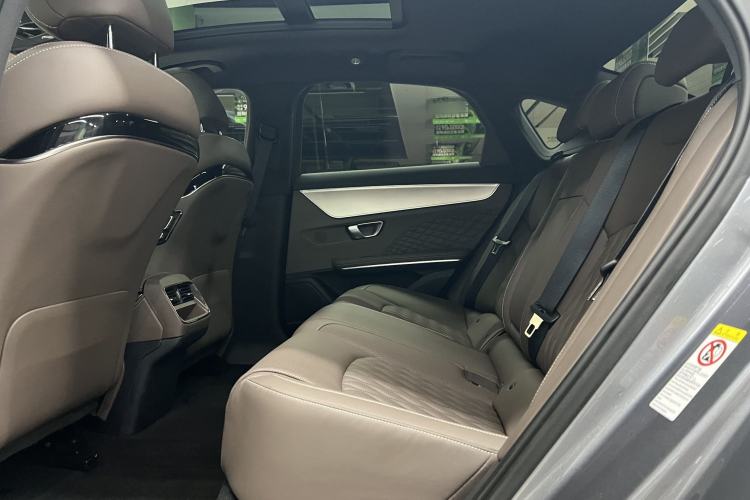Used BYD Han 2024 DM-i Glory Edition 121KM Elite Model Interior 5