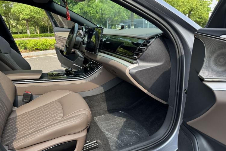 Used BYD Han 2024 DM-i Glory Edition 121KM Elite Model Interior 6