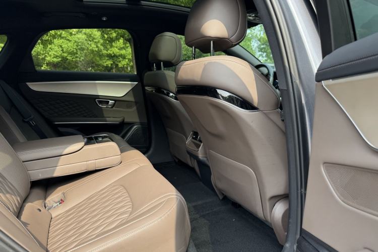 Used BYD Han 2024 DM-i Glory Edition 121KM Elite Model Interior 9