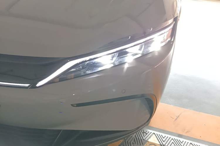 Used BYD Han 2024 EV Glory Edition 605KM Front-Wheel-Drive Premium Model Left Front Headlight