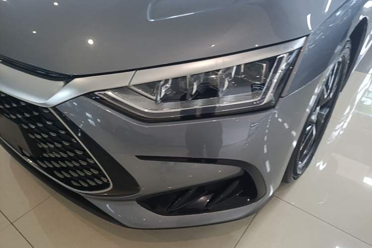 Used BYD Han 2024 DM-i Glory Edition 121KM Prestige Model Left Front Headlight