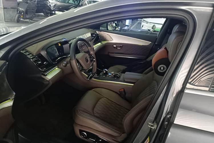 Used BYD Han 2024 DM-i Glory Edition 121KM Elite Model Left Front Seat