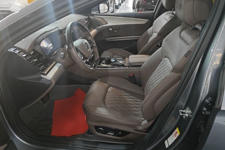 Used BYD Han 2024 DM-i Glory Edition 121KM Elite Model Left Front Seat