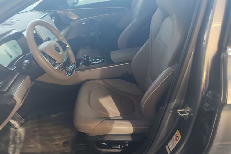 Used BYD Han 2024 EV Glory Edition 610 km All-Wheel Drive "Tian Shen Zhi Jia" Intelligent Driving Model Left Front Seat