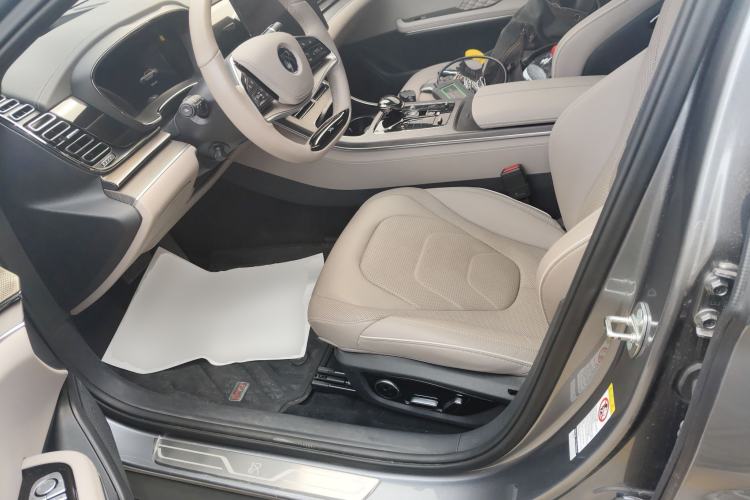 Used BYD Han 2024 EV Glory Edition 610 km All-Wheel Drive "Tian Shen Zhi Jia" Intelligent Driving Model Left Front Seat