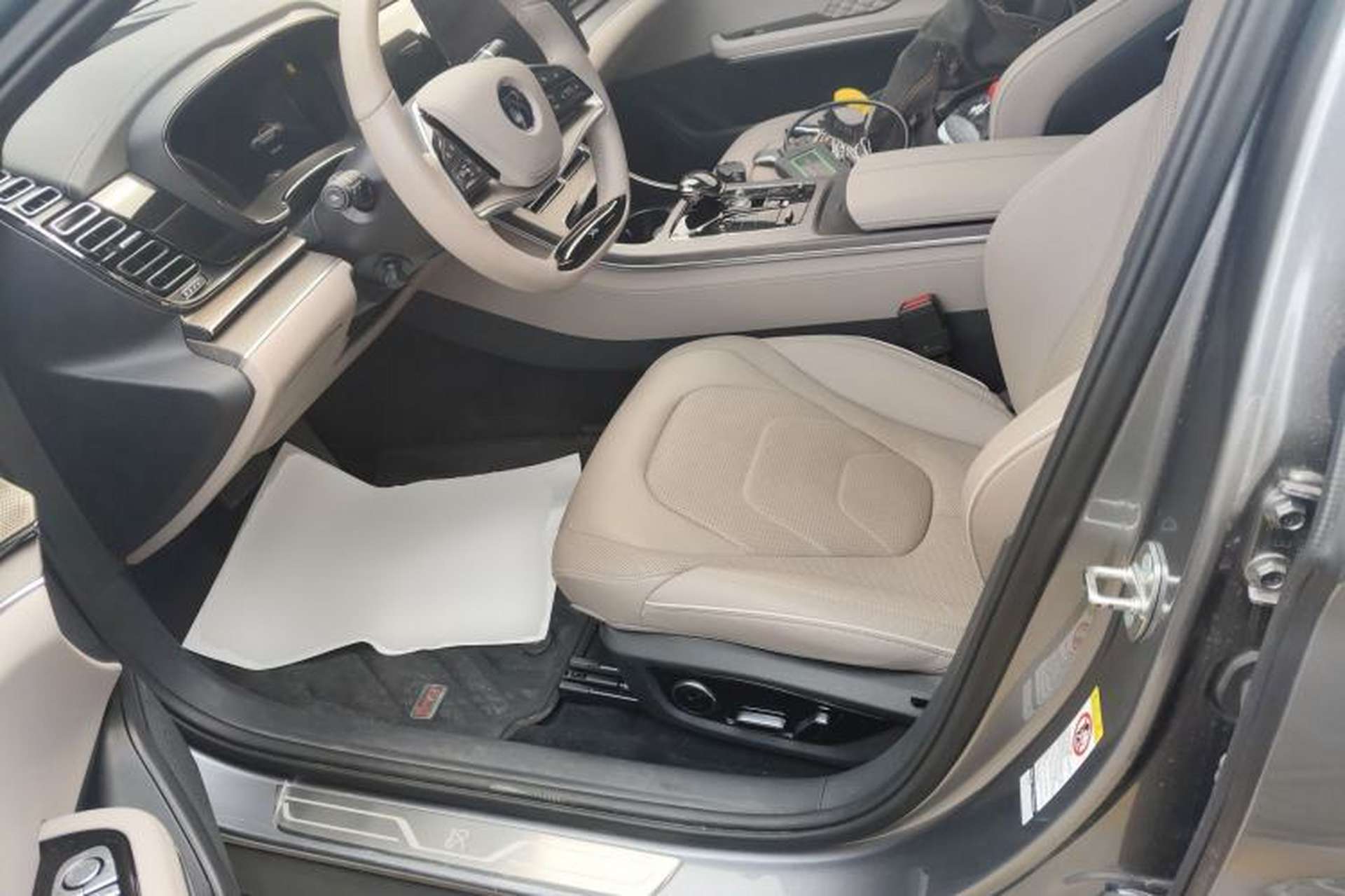 Used BYD Han 2024 EV Glory Edition 610 km All-Wheel Drive "Tian Shen Zhi Jia" Intelligent Driving Model Left Front Seat