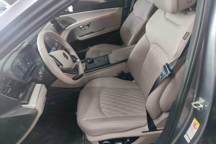 Used BYD Han 2024 DM-i Glory Edition 121KM Prestige Model Left Front Seat