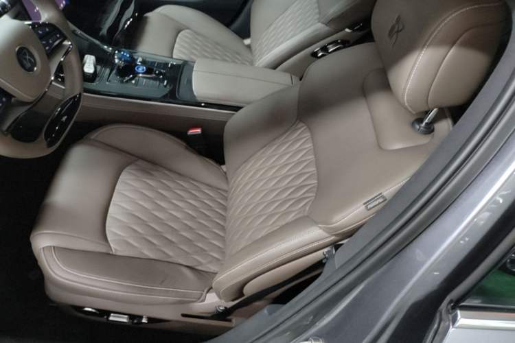 Used BYD Han 2024 DM-i Glory Edition 121KM Elite Model Left Front Seat