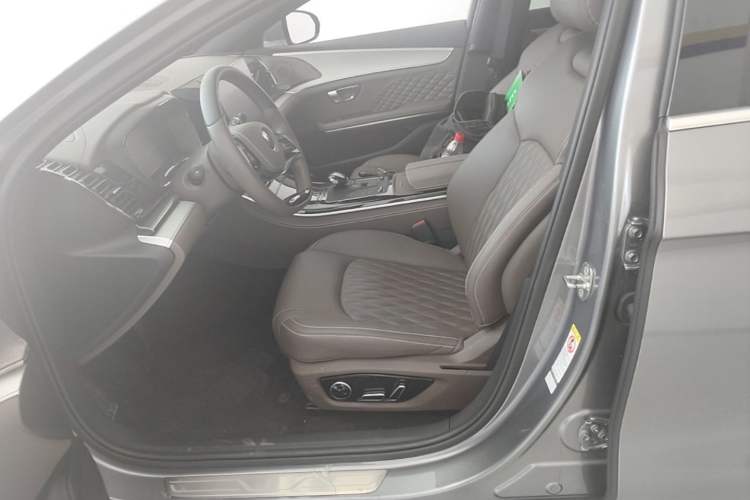 Used BYD Han 2024 DM-i Glory Edition 121KM Elite Model Left Front Seat