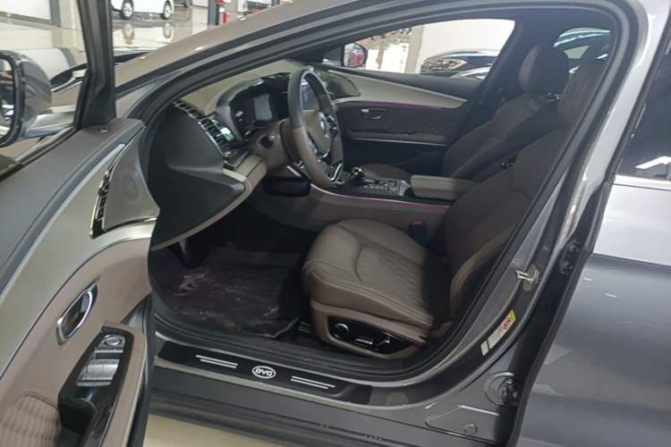 Used BYD Han 2024 DM-i Glory Edition 121KM Prestige Model Left Front Seat