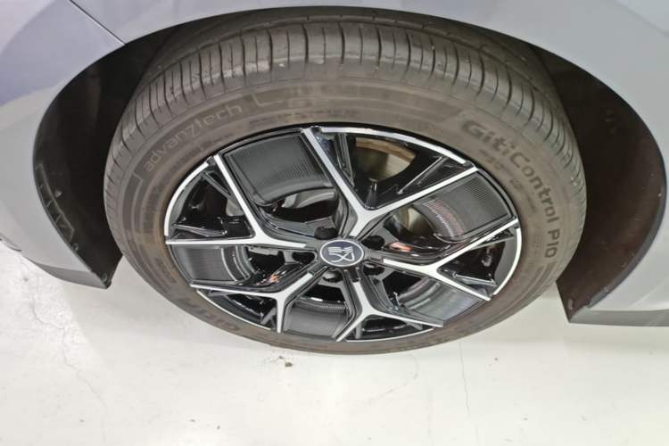 Used BYD Han 2024 EV Glory Edition 605KM Front-Wheel-Drive Premium Model Left Front Wheel Hub