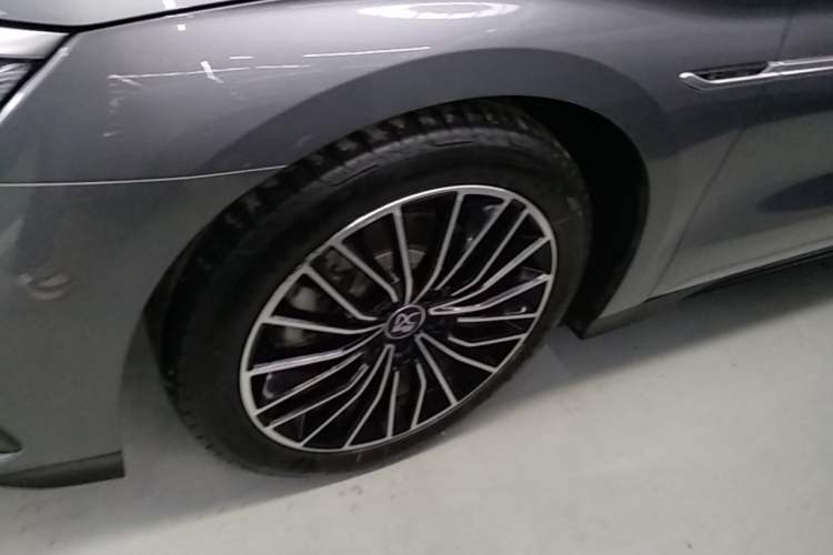 Used BYD Han 2024 DM-i Glory Edition 121KM Premium Model Left Front Wheel Hub