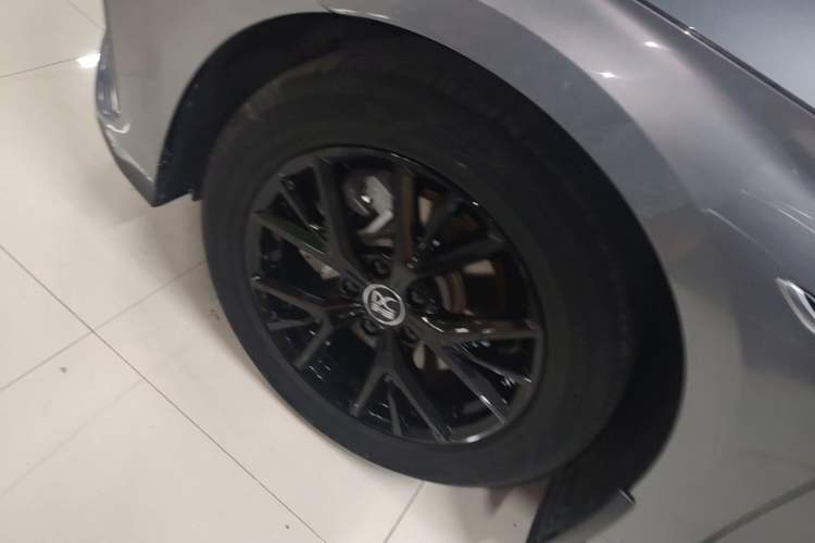 Used BYD Han 2024 DM-i Glory Edition 121KM Elite Model Left Front Wheel Hub