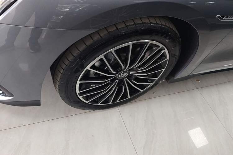 Used BYD Han 2024 DM-i Glory Edition 121KM Premium Model Left Front Wheel Hub
