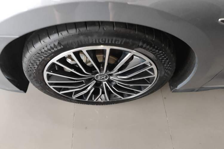 Used BYD Han 2024 DM-i Glory Edition 121KM Premium Model Left Front Wheel Hub