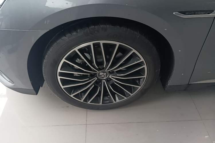 Used BYD Han 2024 DM-i Glory Edition 121KM Premium Model Left Front Wheel Hub