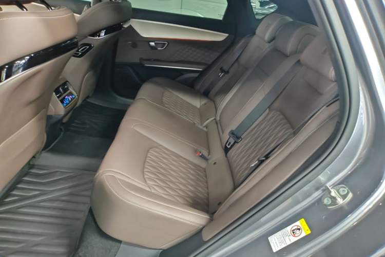 Used BYD Han 2024 EV Glory Edition 605KM Front-Wheel-Drive Premium Model Left Rear Seat