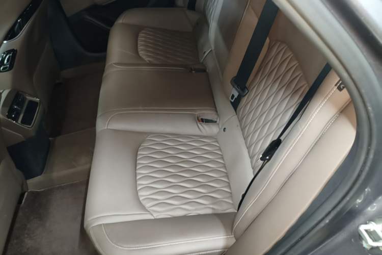 Used BYD Han 2024 EV Glory Edition 506KM Front-Wheel-Drive Premium Model Left Rear Seat