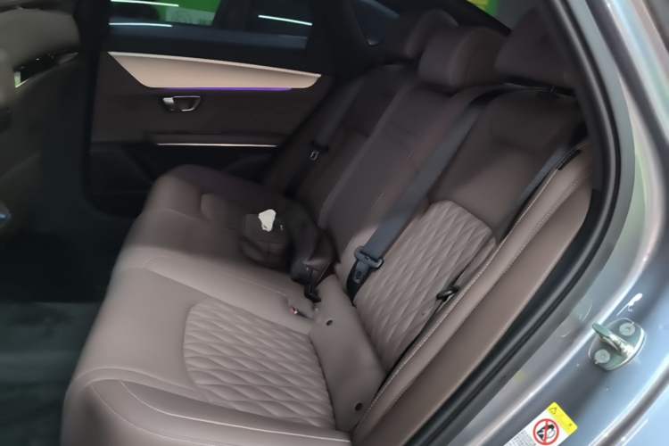 Used BYD Han 2024 DM-i Glory Edition 121KM Prestige Model Left Rear Seat
