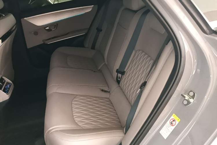Used BYD Han 2024 EV Glory Edition 605KM Front-Wheel-Drive Premium Model Left Rear Seat