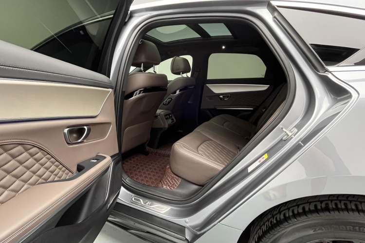 Used BYD Han 2024 DM-i Glory Edition 121KM Prestige Model Left Rear Seat